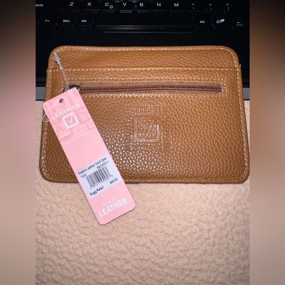 Stone Mountain Accessories Handbags - NWT Pebble Leather Card Case